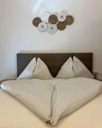 Tadini Joy Babići