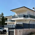 Tadini Joy Вилла *