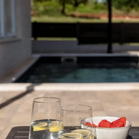 Villa Tadini Joy