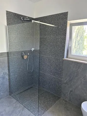 Tadini Joy 빌라 Babici