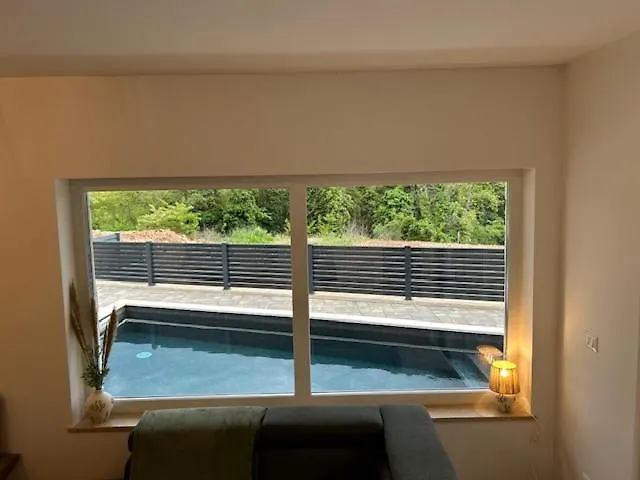 빌라 Tadini Joy Babici